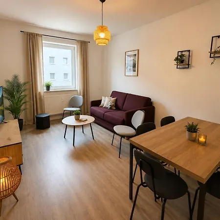 Zentral Gelegene Ferienwohnung, Gemuetliche Boxspringbetten, Wifi, Smart Tv, Balkon Διαμέρισμα