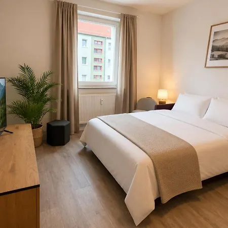Zentral Gelegene Ferienwohnung, Gemuetliche Boxspringbetten, Wifi, Smart Tv, Balkon Διαμέρισμα Χάλμπερσταντ