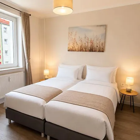 Zentral Gelegene Ferienwohnung, Gemuetliche Boxspringbetten, Wifi, Smart Tv, Balkon Διαμέρισμα *