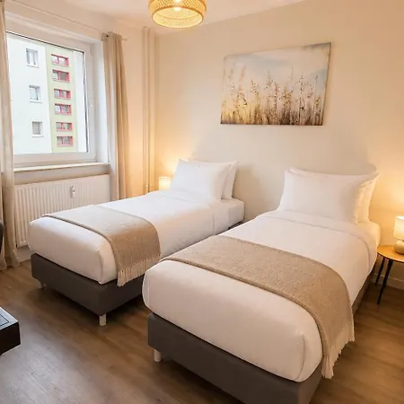 Zentral Gelegene Ferienwohnung, Gemuetliche Boxspringbetten, Wifi, Smart Tv, Balkon Διαμέρισμα Χάλμπερσταντ