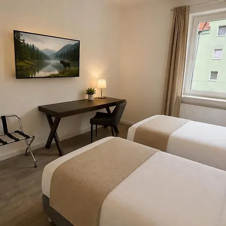 Zentral Gelegene Ferienwohnung, Gemuetliche Boxspringbetten, Wifi, Smart Tv, Balkon Διαμέρισμα *